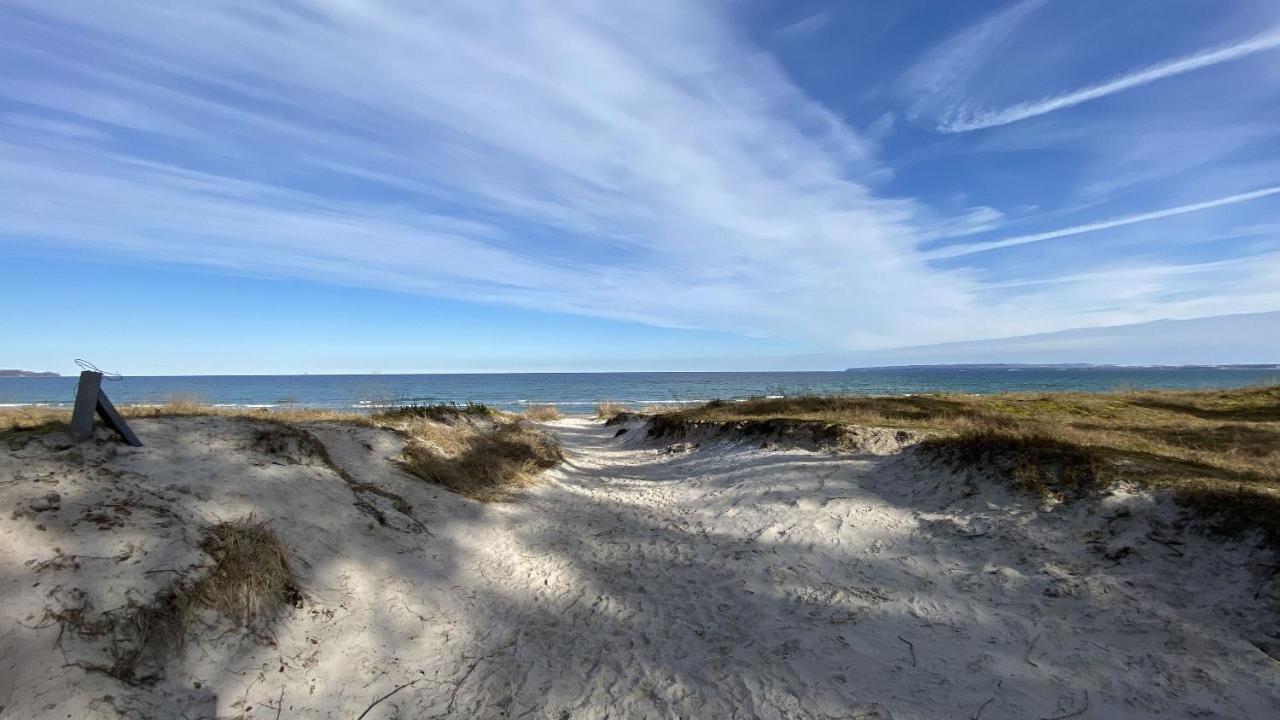 Ferienwohnung In Ruhiger Lage Und Mit Balkon - Ferienhaus Solamar Fewo Og Breege Extérieur photo